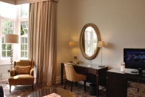 hanbury-manor-bedroom-furniture.jpg